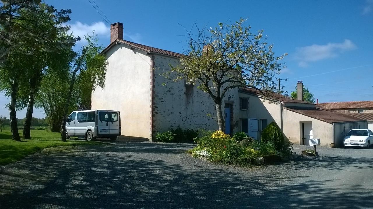Vendrennes Chez Florymarysol Bed and Breakfast Exteriör bild